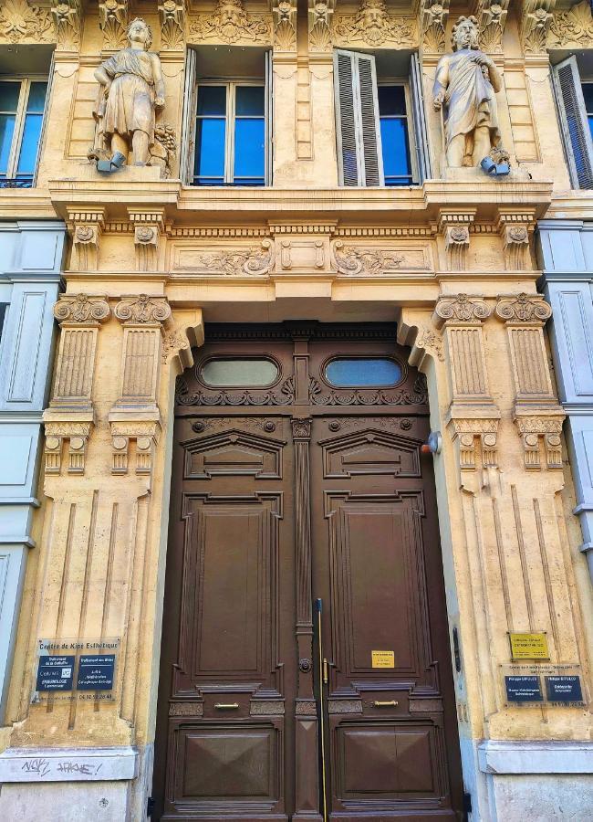 Appartemment Rue De La Republique, Joli Et Moderne Au Coeur Du Centre Marseille Exteriör bild